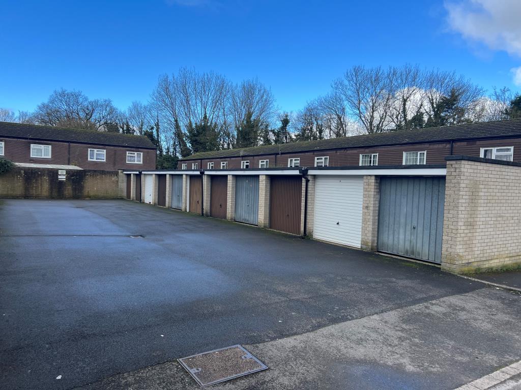 Lot: 103 - SIX VACANT FREEHOLD GARAGES -